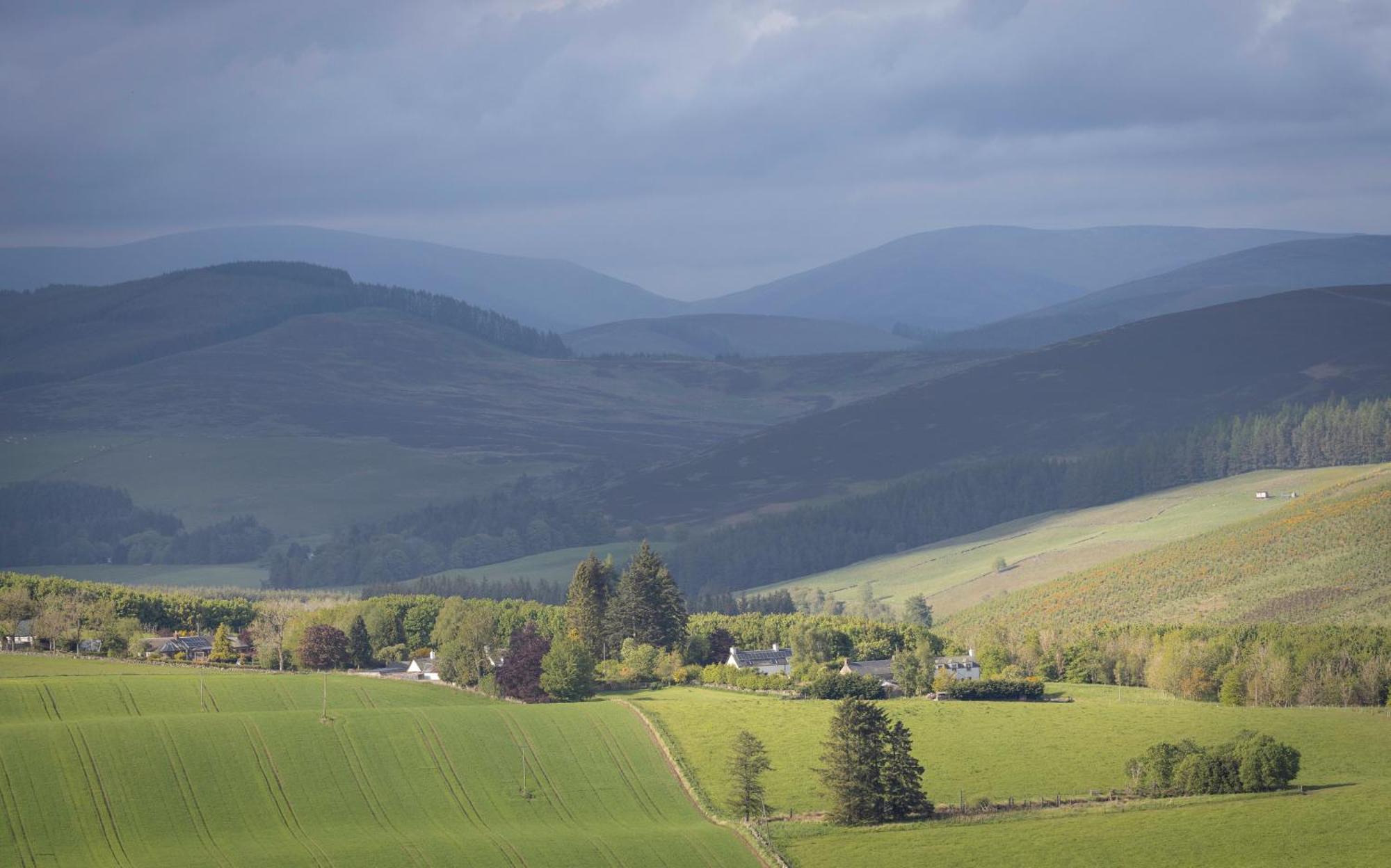 Hotel Clova Pod, Kilry Eco Pods Blairgowrie and Rattray Exterior foto